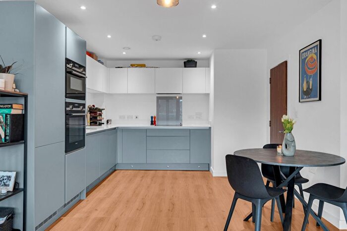 1 Bedroom Flat For Sale In Knoll Rise, Orpington, BR6