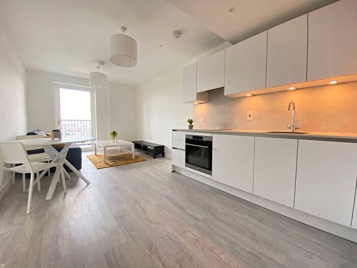 1 Bedroom Flat To Rent In Farine Avenue, London, UB3