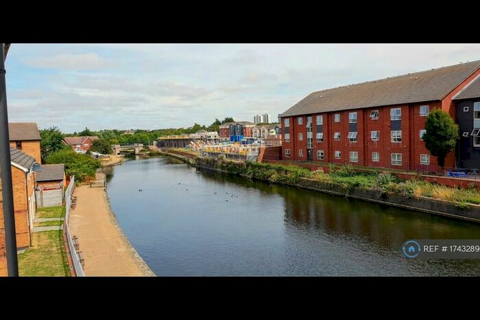 2 Bedroom Flat To Rent In Lockfields View, Liverpool, L3