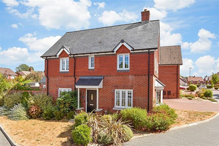 3 Bedroom Detached House For Sale In Hewitts Road, Cranleigh, Surrey, GU6
