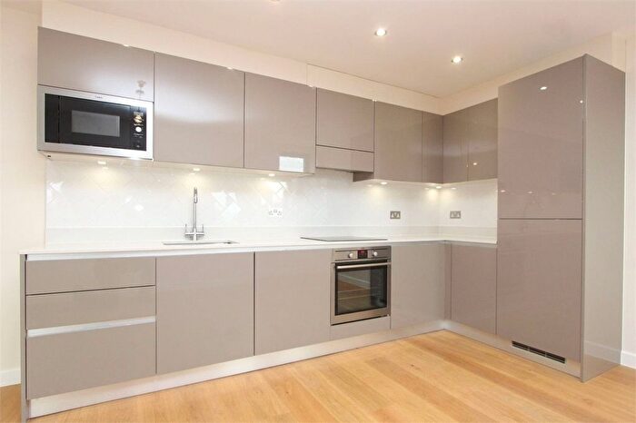 1 Bedroom Flat To Rent In Parkhurst Road, Ragland Court, London, N11