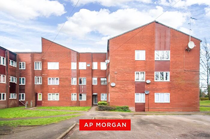 1 Bedroom Flat For Sale In Spiral Close, Halesowen, West Midlands, B62