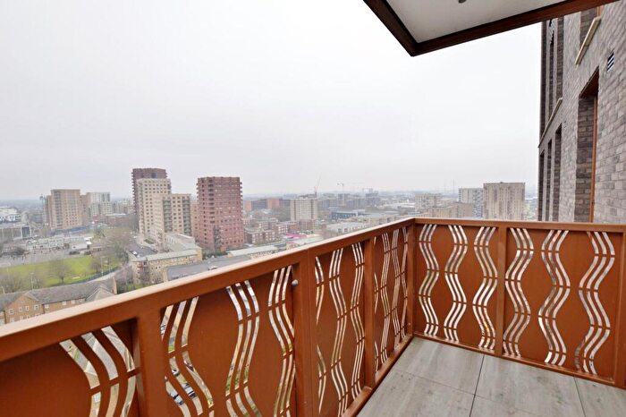 1 Bedroom Flat For Sale In Drydock Square, Barking, IG11
