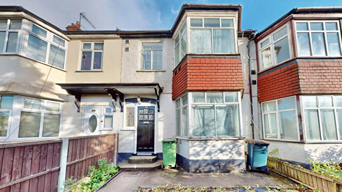 4 Bedroom Terraced House To Rent In Waverley Gardens, London, NW10