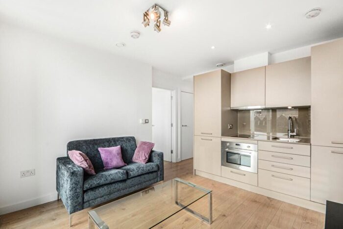 1 Bedroom Flat To Rent In Great Eastern Road Stratford, E15