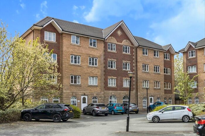 2 Bedroom Flat To Rent In Labrador Quay, Salford, Greater Manchester, M50