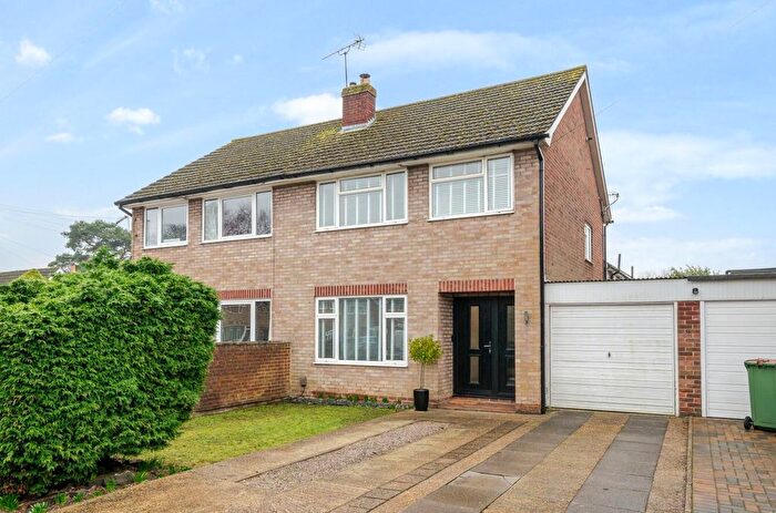 3 Bedroom Semi Detached House For Sale In Heathlands Road, Chandler's Ford, SO53