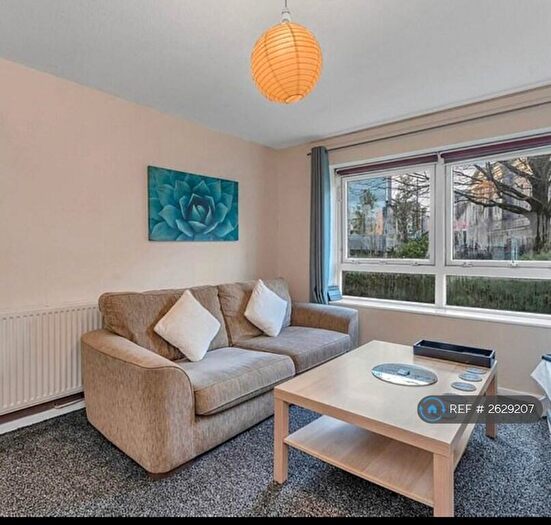 1 Bedroom Flat To Rent In Holyrood Road, Edinburgh, EH8