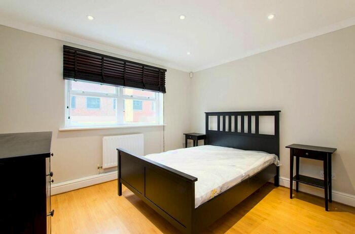 2 Bedroom Flat To Rent In Vauxhall Grove, Vauxhall, London, SW8