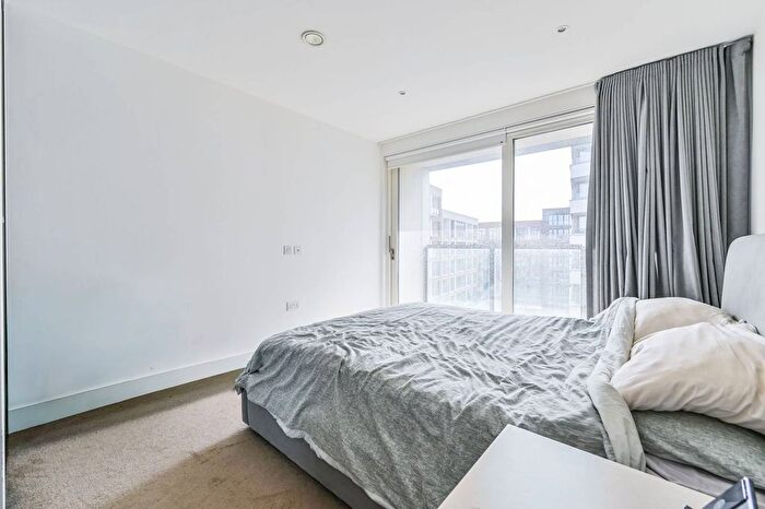 1 Bedroom Flat For Sale In Market Road, Islington, London, N7