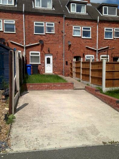 3 Bedroom Terraced House To Rent In Normanton Springs Road, Sheffield, S13