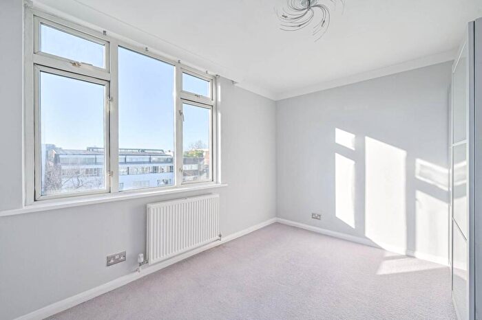 2 Bedroom Flat To Rent In Haverstock Hill, Hampstead, London, NW3