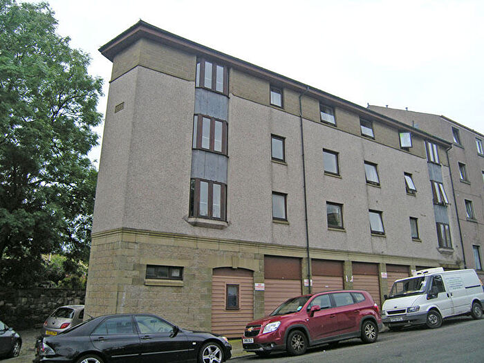 2 Bedroom Flat To Rent In Abbey Lane, Abbeyhill, Edinburgh, EH8