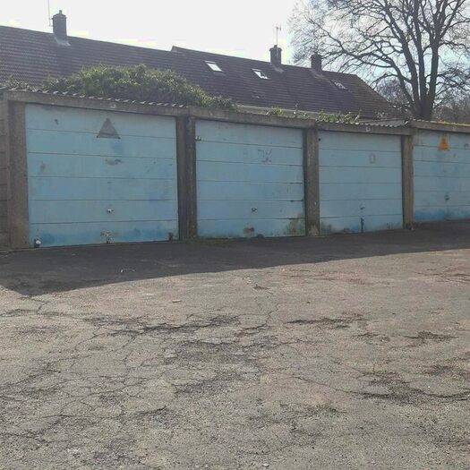 Garage / Parking To Rent In Cooper Road, Lordswood, Chatham, ME5