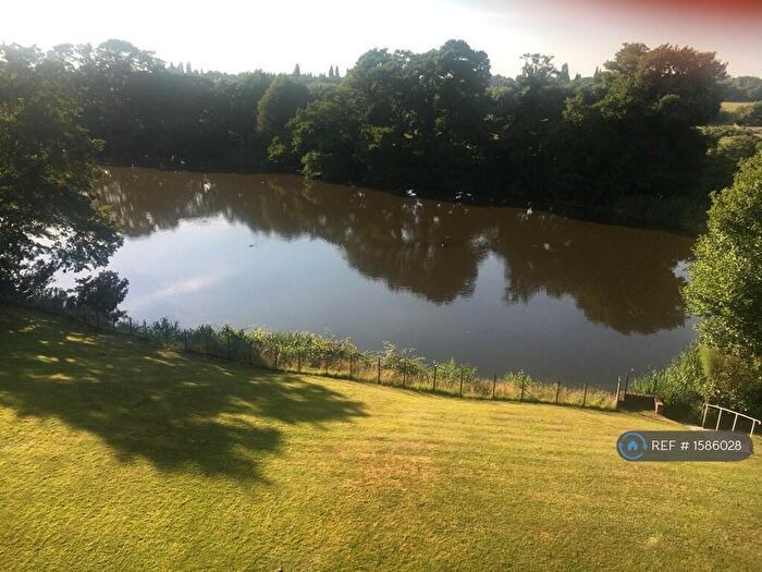 2 Bedroom Flat To Rent In Vale Road, Weybridge, KT13