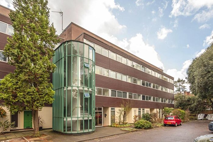 1 Bedroom Flat To Rent In Claudia Place, Southfields, London, SW19