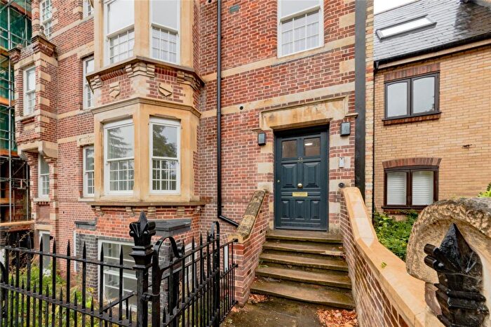 1 Bedroom Apartment To Rent In Barton Road, Cambridge, Cambridgeshire, CB3