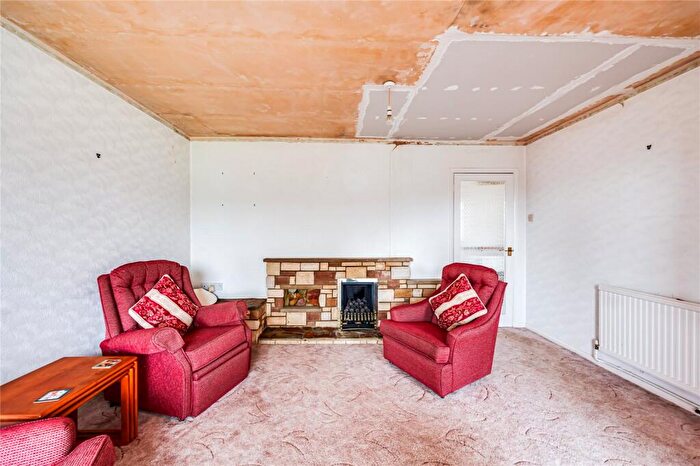 2 Bedroom Bungalow For Sale In Salford Road, Aspley Guise, Bedfordshire, MK17