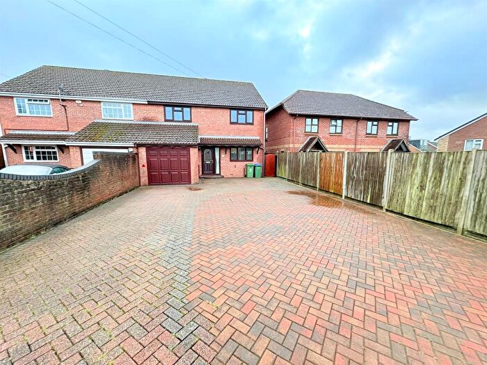4 Bedroom Semi Detached House For Sale In Hill Park Road, Fareham, PO15