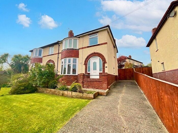 4 Bedroom Semi Detached House For Sale In Newlands Park Grove, Scarborough, YO12