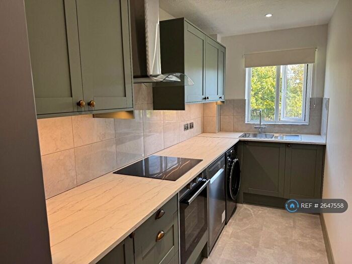 2 Bedroom Flat To Rent In Primrose Close, Wallington, SM6