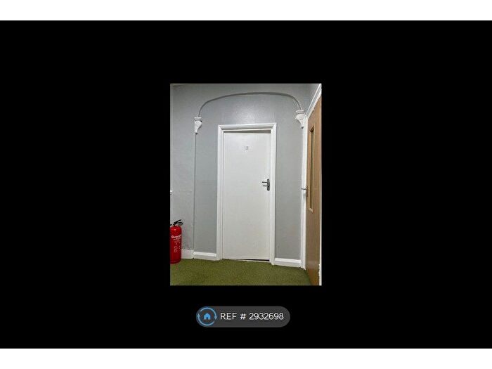 1 Bedroom Flat To Rent In New North Road, Huddersfield, HD1