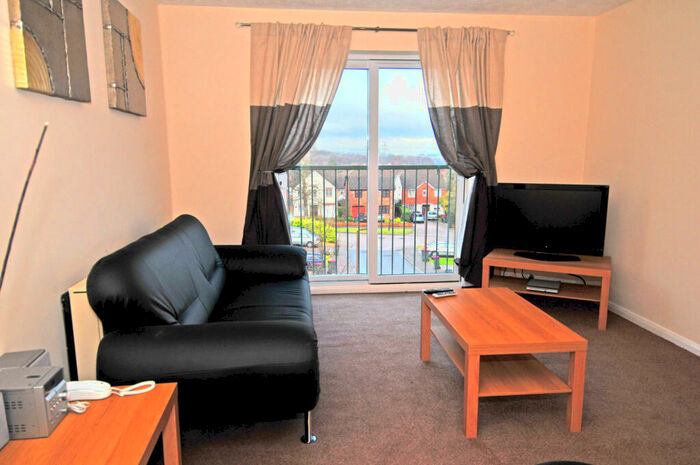 2 Bedroom Flat To Rent In Lyon Close, Maidenbower, Crawley, RH10