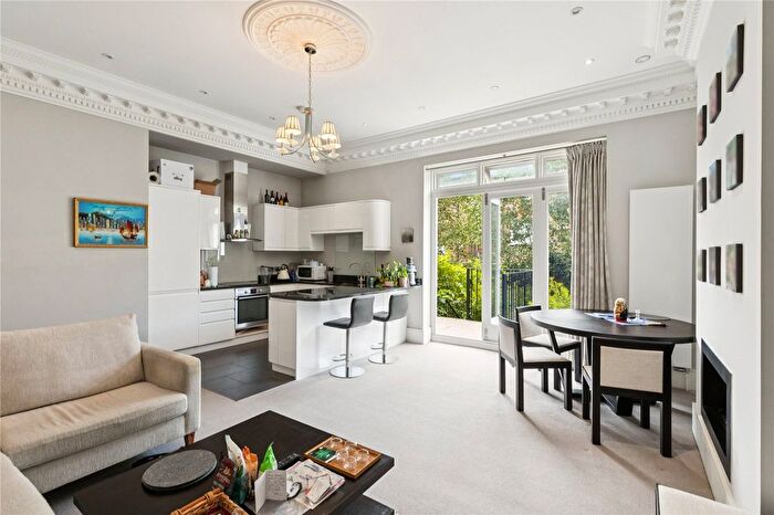 2 Bedroom Flat To Rent In Sisters Avenue, SW11