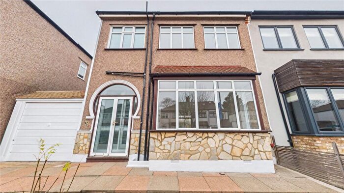 3 Bedroom Semi Detached House For Sale In Chudleigh Road, London, SE4