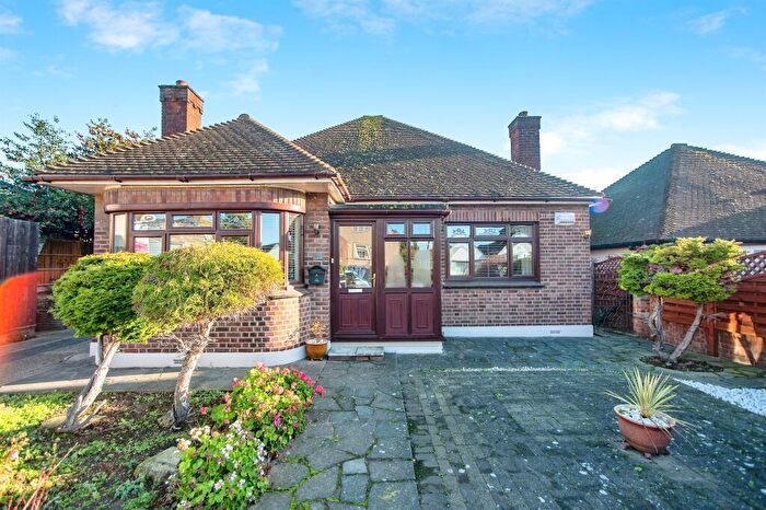 3 Bedroom Detached Bungalow For Sale In Rogers Road, Grays, RM17