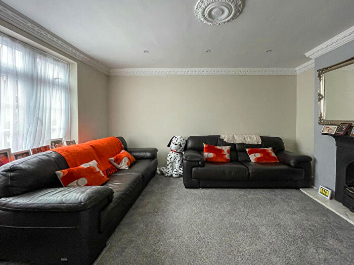 3 Bedroom Terraced House To Rent In Avis Square, Limehouse, London, E1