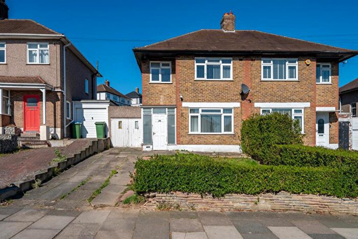 3 Bedroom Semi Detached House For Sale In Arbroath Road, SE9