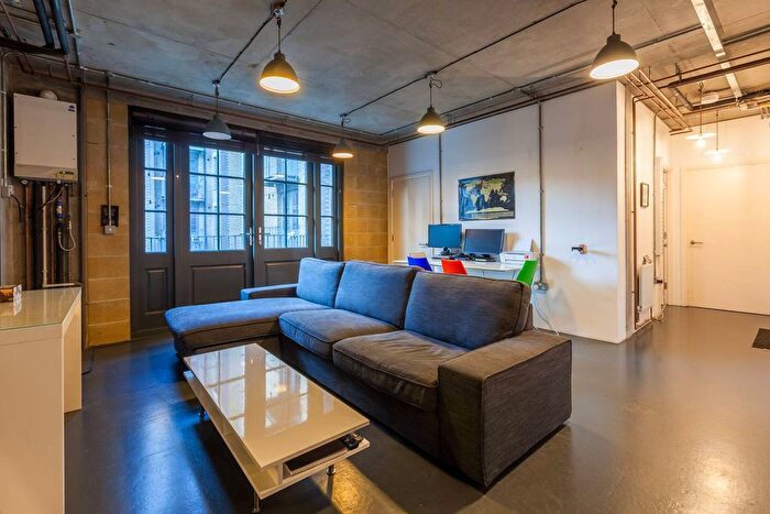 2 Bedroom Flat To Rent In New Inn Broadway, Shoreditch, London, EC2A