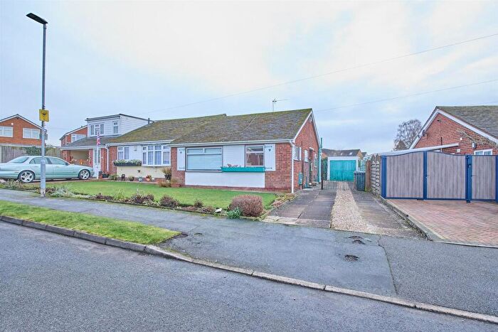 2 Bedroom Semi Detached House For Sale In Alfreton Close, Burbage, Hinckley, LE10