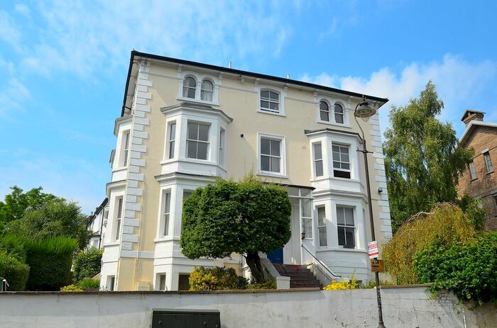 1 Bedroom Flat For Sale In Belvedere Road, Crystal Palace, SE19