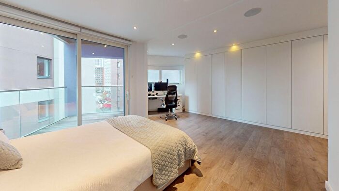 2 Bedroom Flat For Sale In Rossetti Apartments, Saffron Central Square, Croydon, CR0