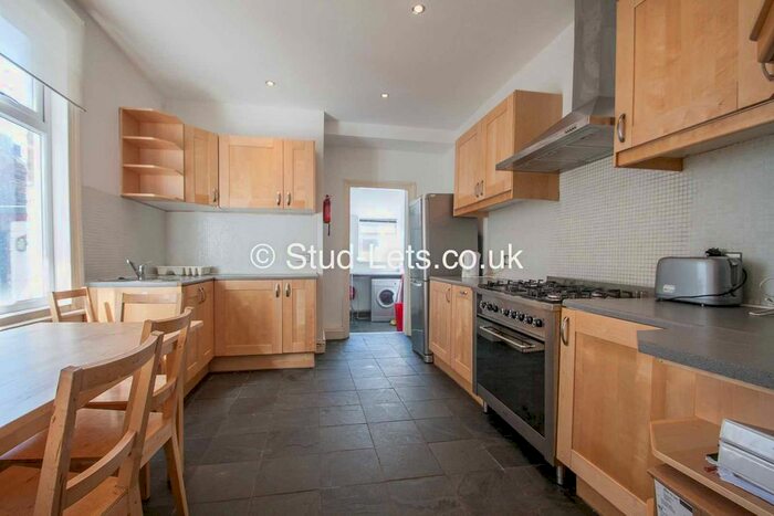 6 Bedroom Terraced House To Rent In Stannington Avenue, Heaton, Newcastle Upon Tyne, NE6