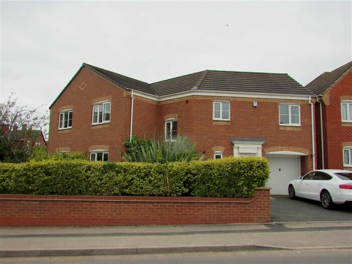 4 Bedroom Semi-Detached House To Rent In School Walk, Tamworth, Staffordshire B79