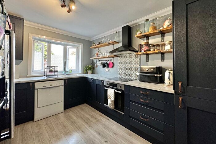 3 Bedroom End Of Terrace House For Sale In Northmore Road, Locks Heath, SO31