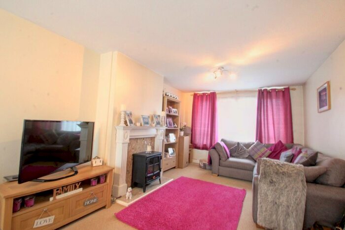 3 Bedroom Terraced House To Rent In Hall Road, Alton GU34