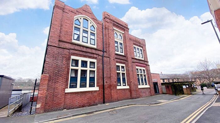 2 Bedroom Flat To Rent In St. Lukes Hall, Bristol, BS3