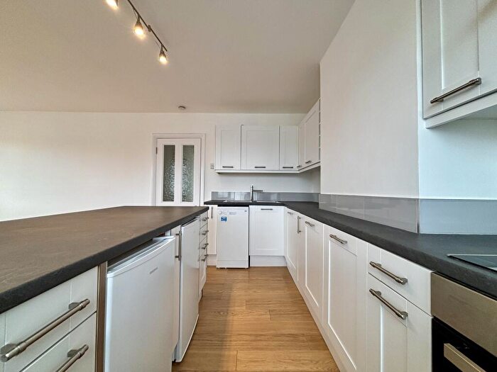 2 Bedroom Flat To Rent In High Street, Beckenham, BR3