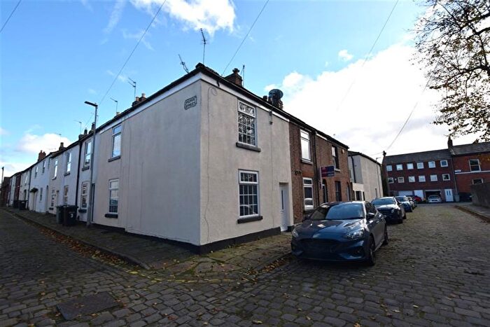 3 Bedroom End Of Terrace House To Rent In Great Queen Street, Macclesfield, SK11