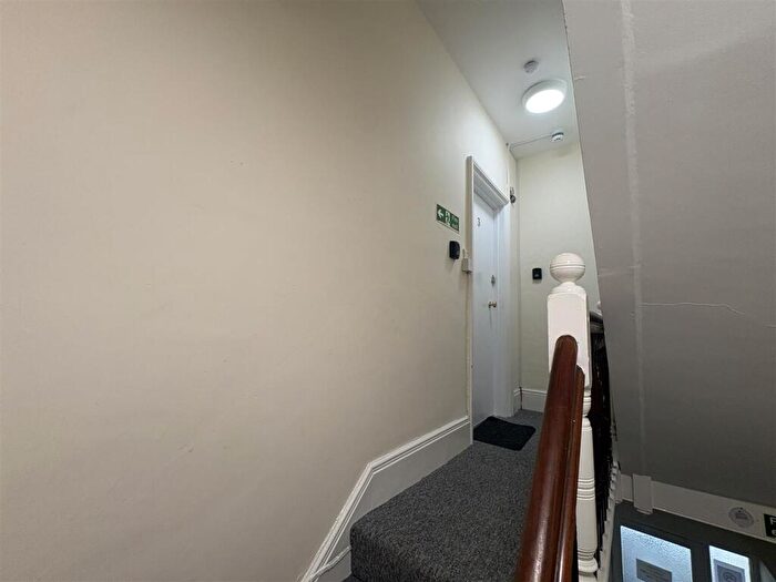 1 Bedroom Flat To Rent In Eastern Avenue, Reading, Berkshire, RG1
