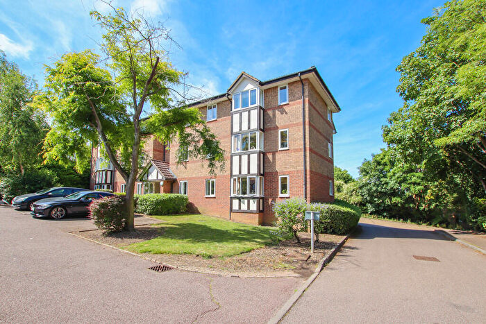 2 Bedroom Apartment To Rent In Deer Close, Hertford, SG13