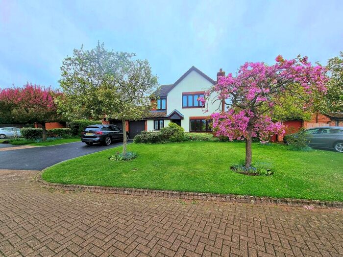 4 Bedroom Detached House For Sale In The Rowans, Silsoe, Bedfordshire, MK45