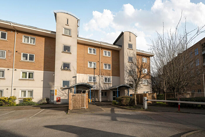 2 Bedroom Apartment For Sale In Macarthur Close, Erith, DA8
