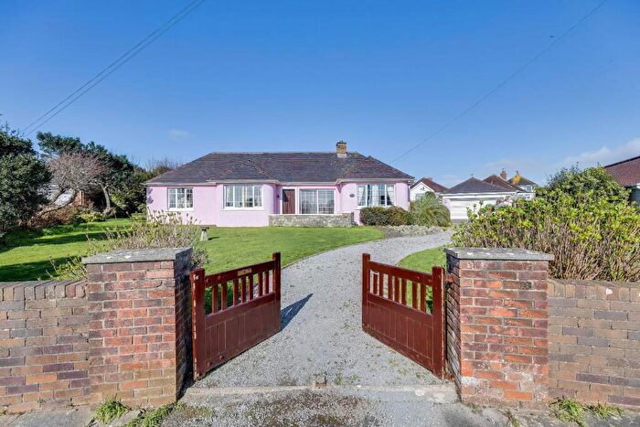 4 Bedroom Detached Bungalow For Sale In Hutchwns Close, Porthcawl, Bridgend County Borough, CF36