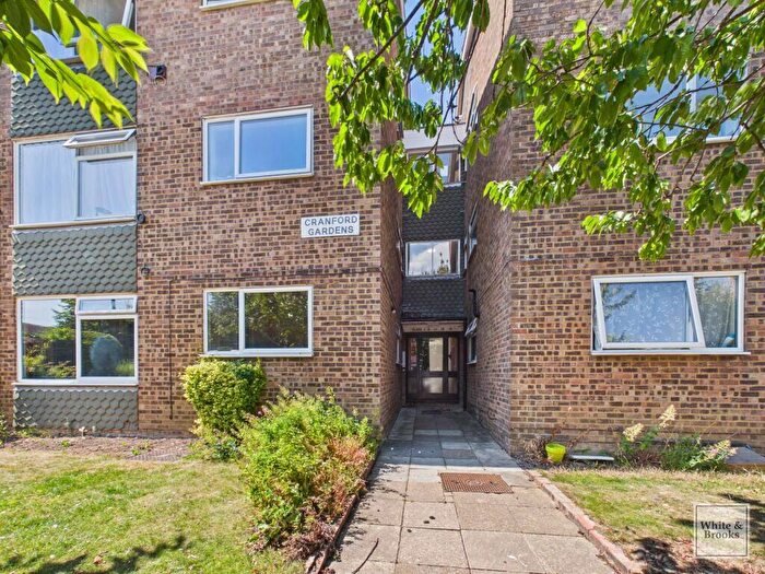 2 Bedroom Flat For Sale In Cranford Gardens, Bognor Regis, West Sussex, PO21