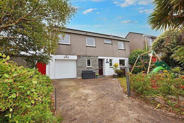 4 Bedroom Detached House For Sale In Trevelthan Road, Redruth, TR16